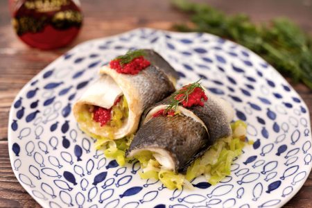 lubina con puerro y esferas de mújjol Shikrán