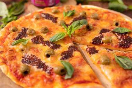 pizza con esferas de anchoa Shikrán